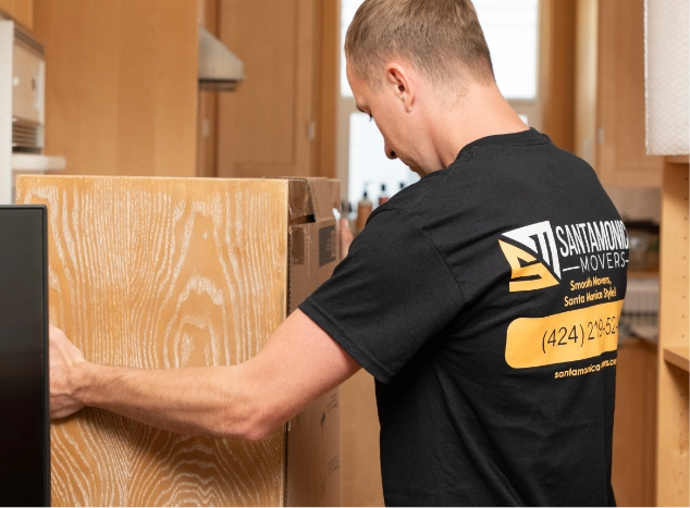 Mover holding a box